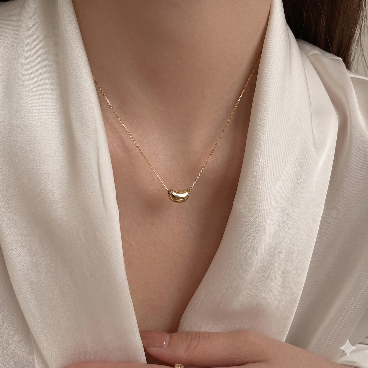 Minimal Curved Pendant Necklace for Women | ZOFIYA